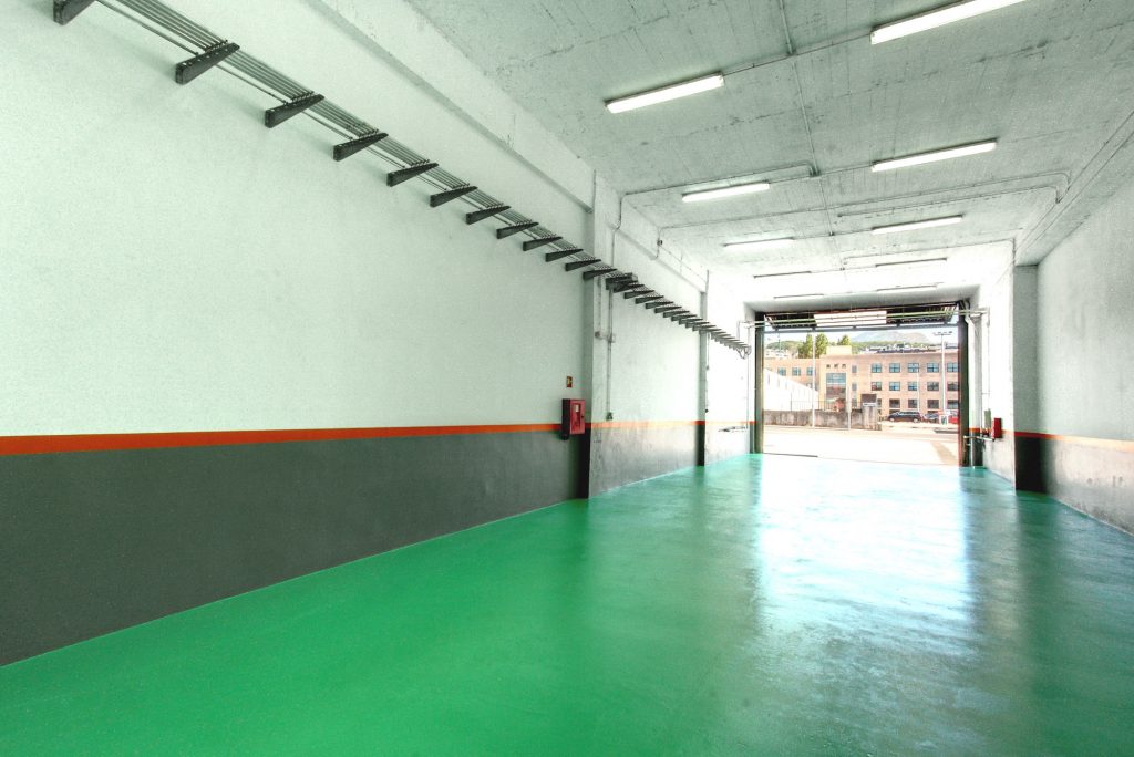 Vista interior - acceso al Local 63 - Edificio Belasco
